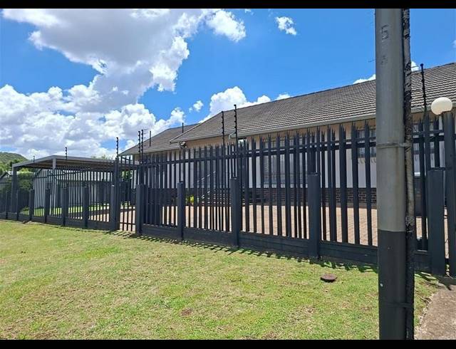 4 BEDROOM HOUSE FOR SALE IN MONDEOR